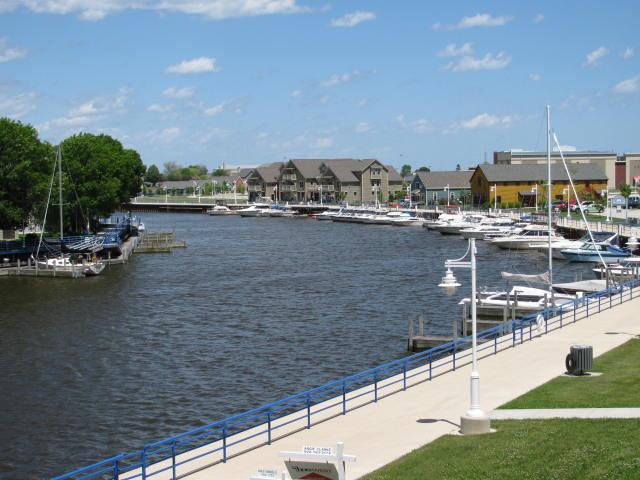 780 S Pier Dr #203, Sheboygan, WI 53081
