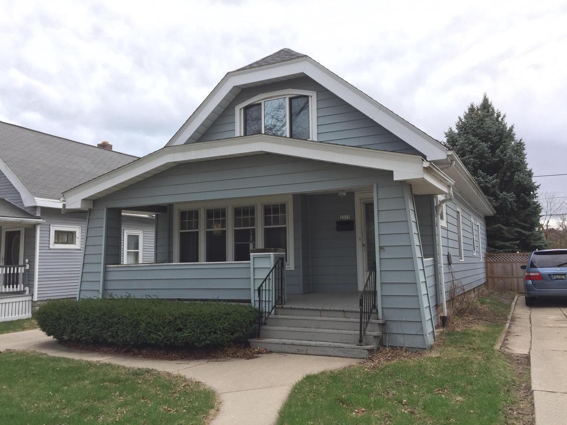 2315 E Fernwood Ave, Milwaukee, WI 53207