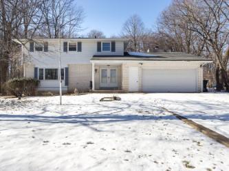 8133 S 20th St, Oak Creek, WI 53154