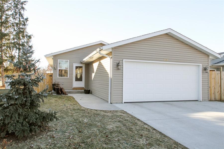 209 E Chestnut St, Silver Lake, WI 53170