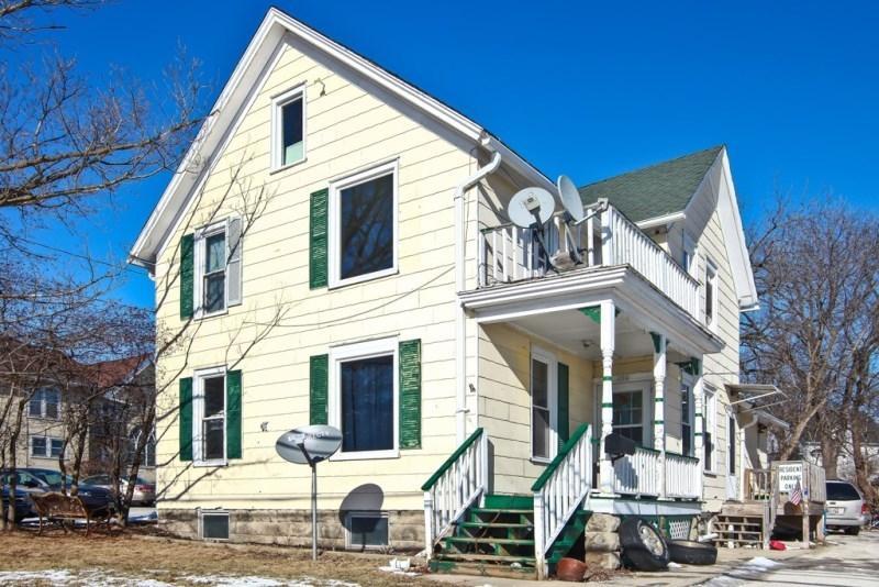 202 W State St, Hartford, WI 53027