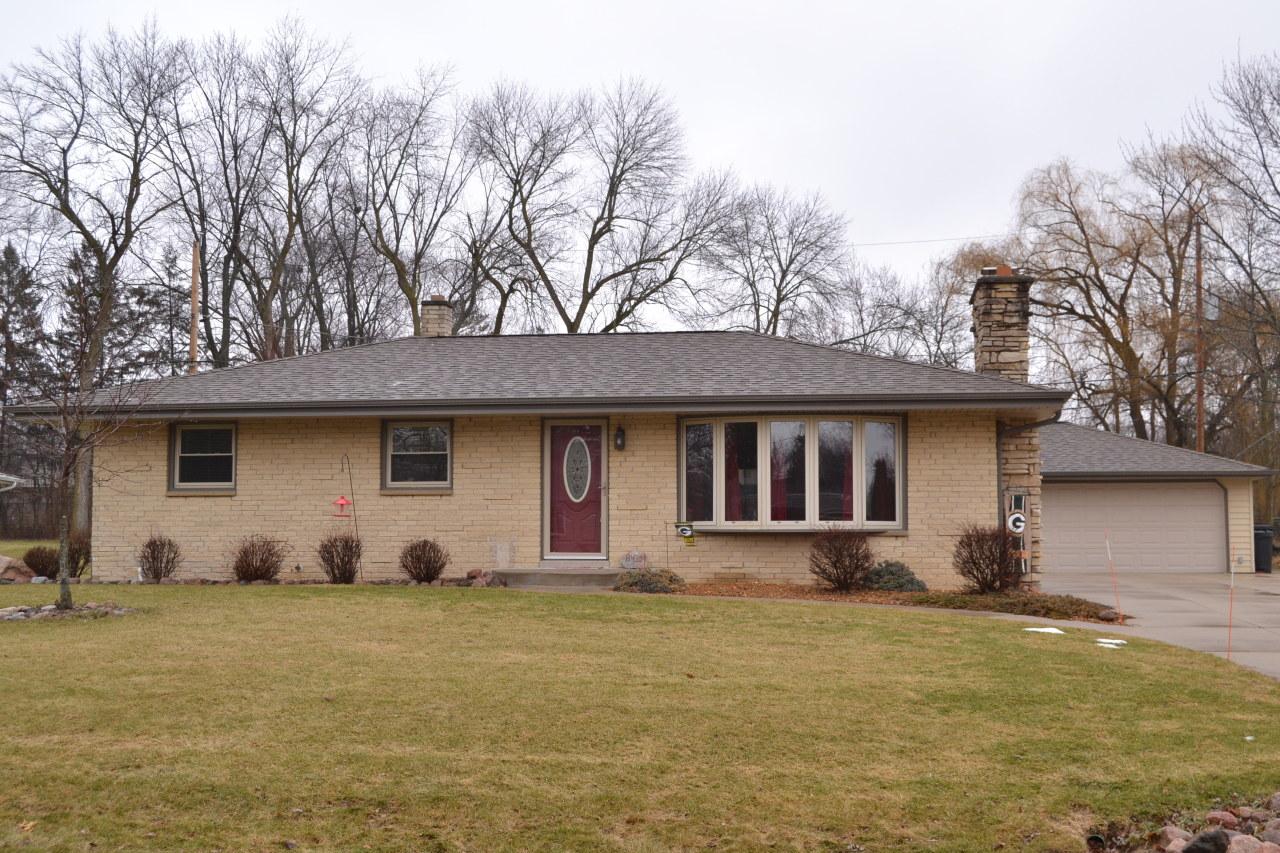 8430 S 36th St, Franklin, WI 53132