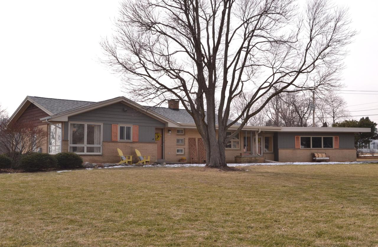 18775 Rolling Meadow Ct., Brookfield, WI 53045