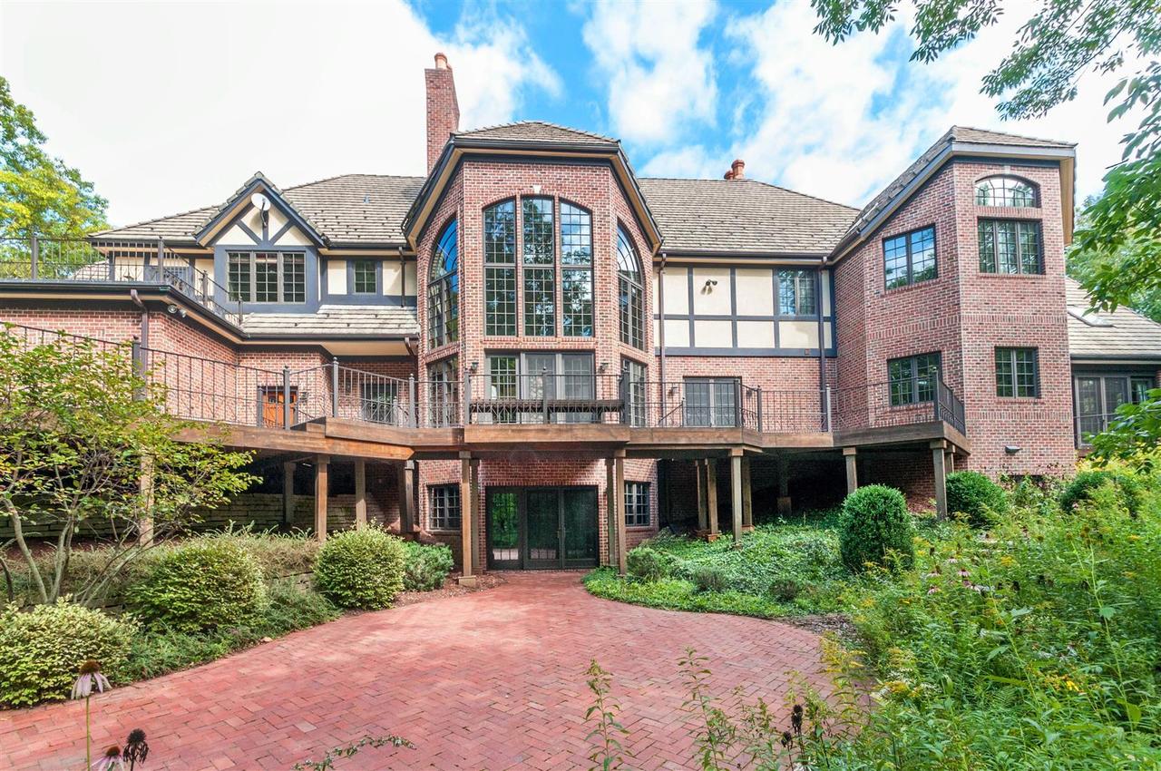 609 E Eastwyn Bay Dr, Mequon, WI 53092