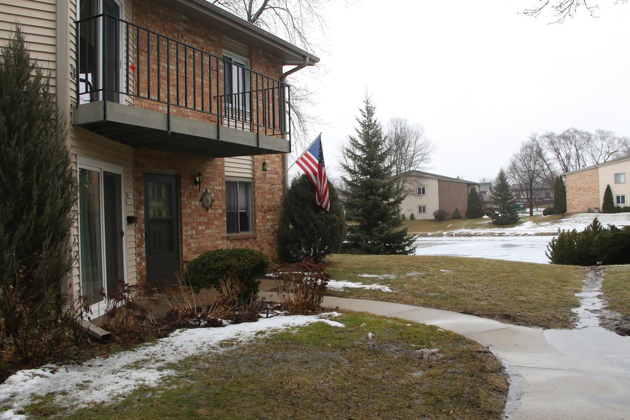 W169N11534 Biscayne Dr #Building 9, Germantown, WI 53022