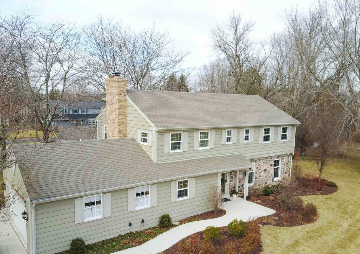 3606 W Chantilly Ct, Mequon, WI 53092
