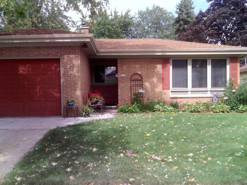 8742 W Mcmyron St, West Allis, WI 53214