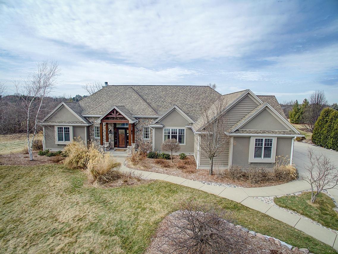 255 Legend Hts, Wales, WI 53183