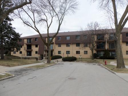 3239 S 58th St #301, Milwaukee, WI 53219