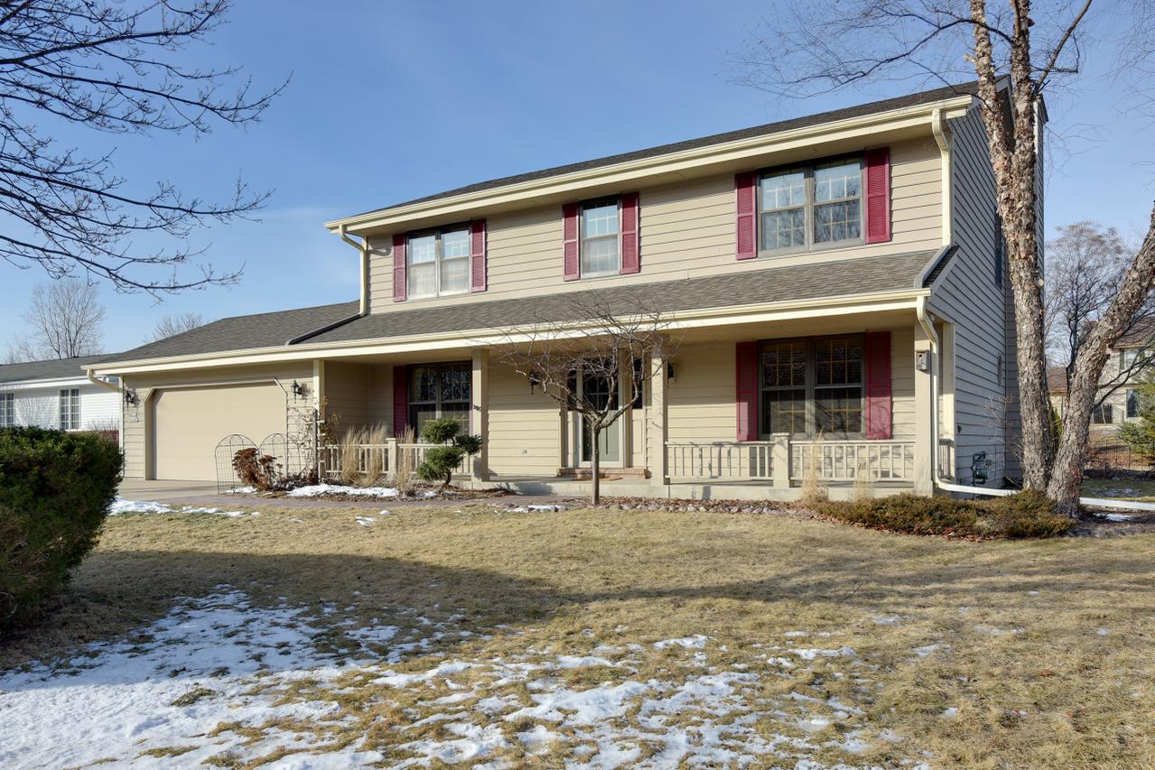W164N10267 Clover Hill, Germantown, WI 53022