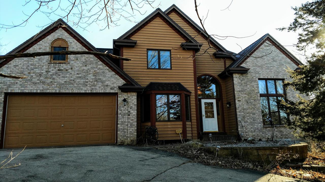 W229S8170 Big Bend Dr., Vernon, WI 53103