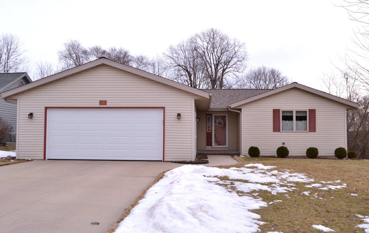 1103 Villa Park, West Bend, WI 53090