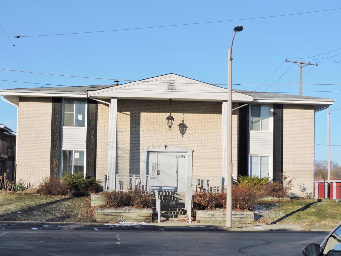 1754 Grange Ave, Racine, WI 53403