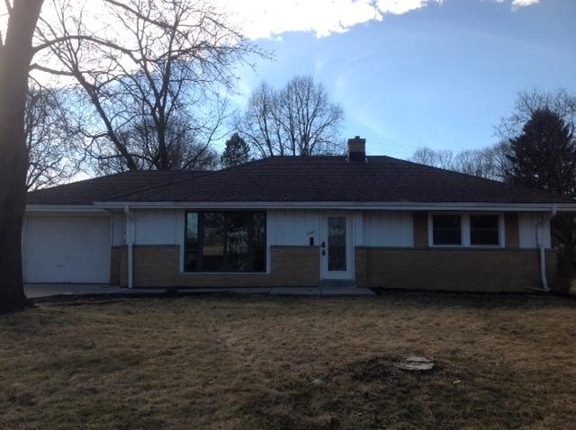2027 N 118th St, Wauwatosa, WI 53226