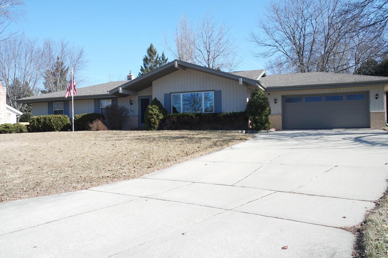 10833 W Coronado Ct., Franklin, WI 53132