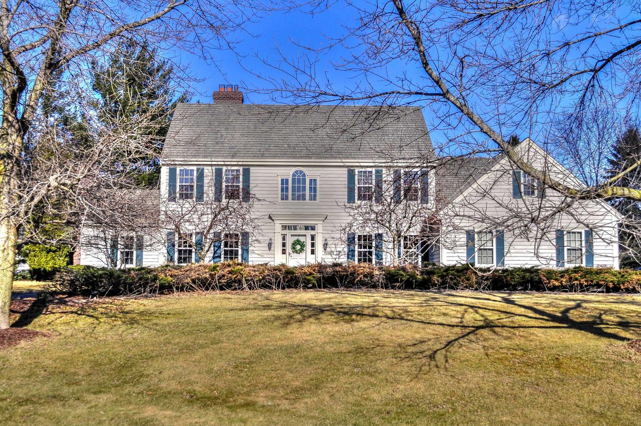 10202 N Trillium Rd, Mequon, WI 53092