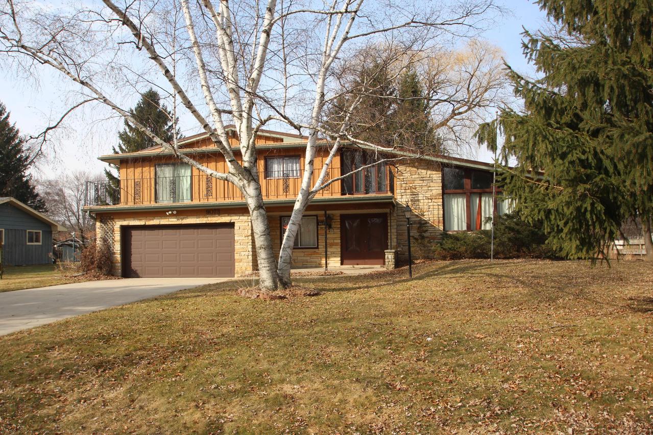 9073 N Silver Brook, Brown Deer, WI 53223