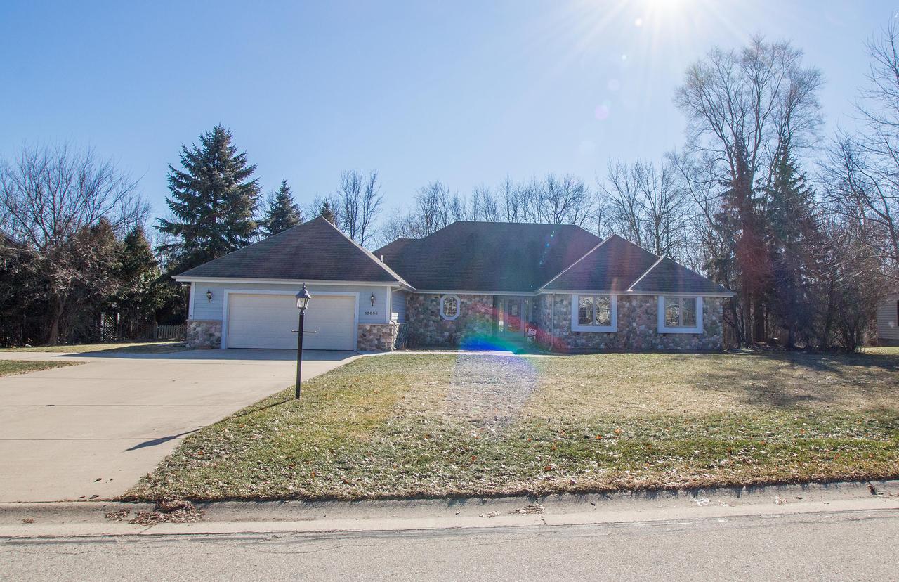 13885 Paddock Pkwy, New Berlin, WI 53151