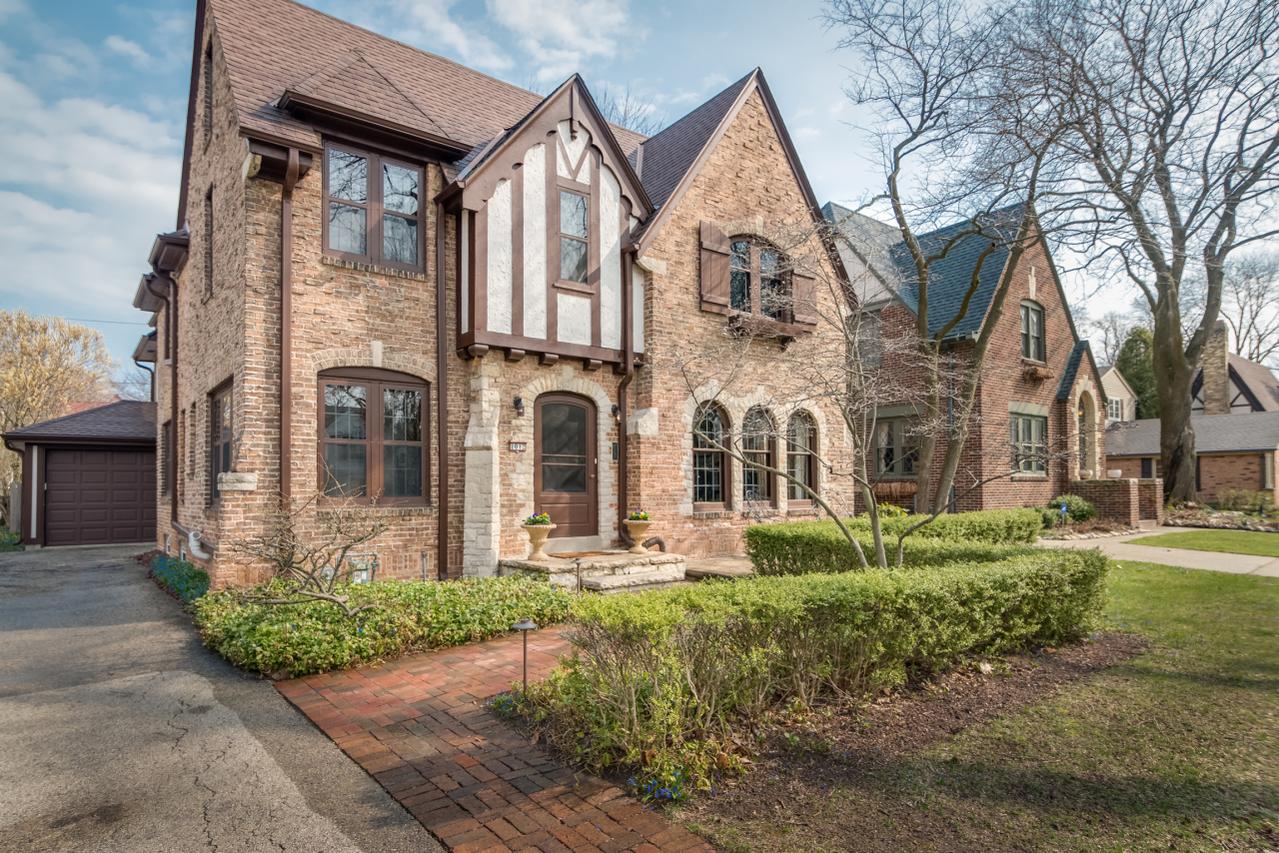 1012 E Sylvan Ave, Whitefish Bay, WI 53217