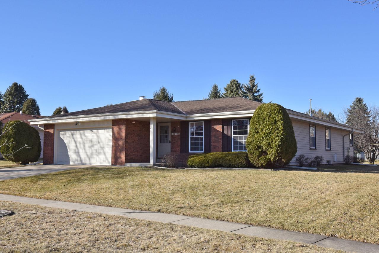 4304 Skylark Ct., Greendale, WI 53129