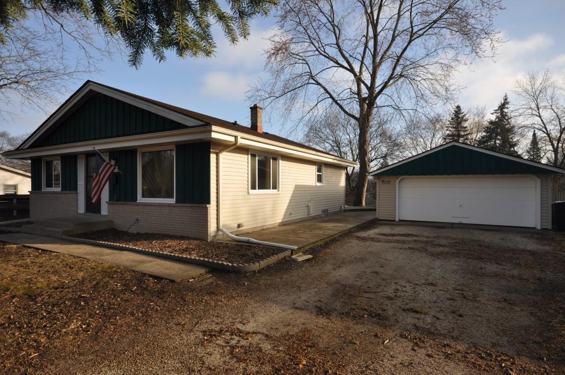 W182N8460 Bryn Mawr Ct, Menomonee Falls, WI 53051