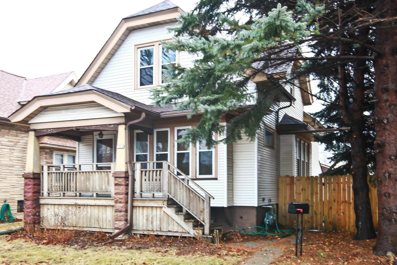 1218 S 76th St., West Allis, WI 53214