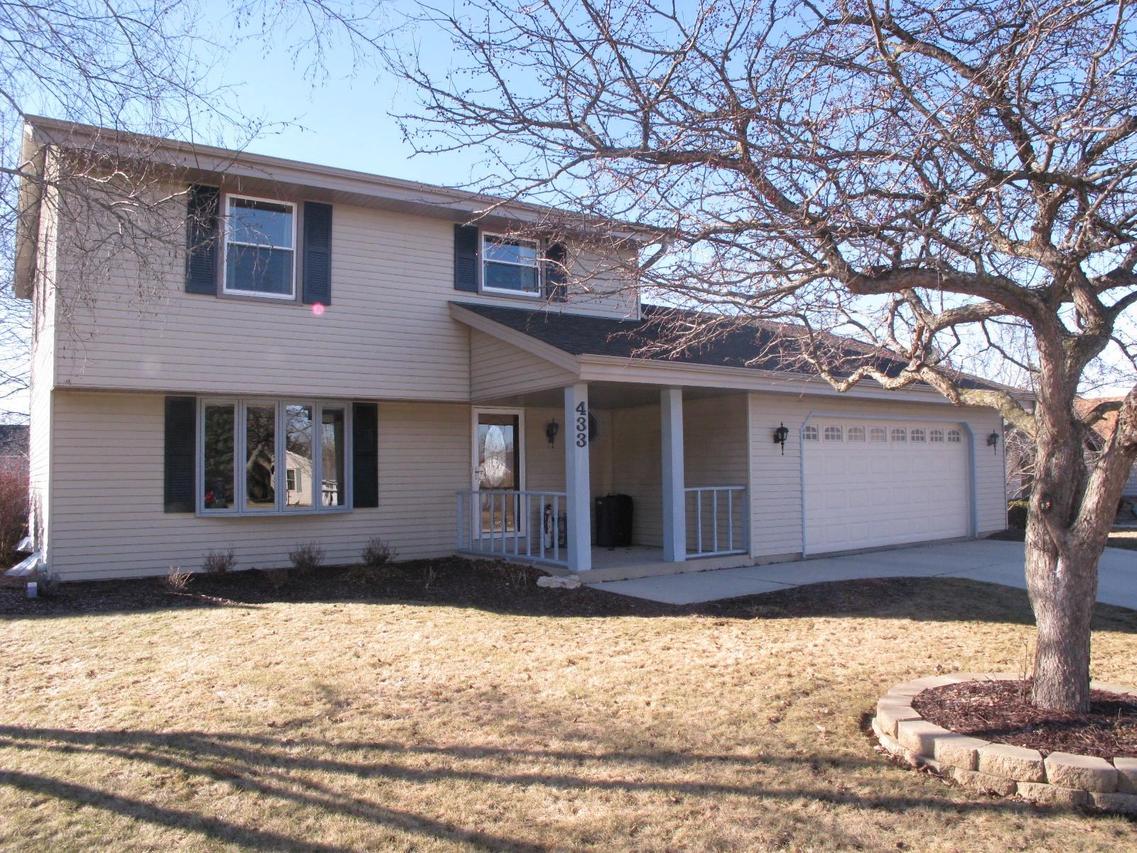 433 Crossroad Ct., Grafton, WI 53024