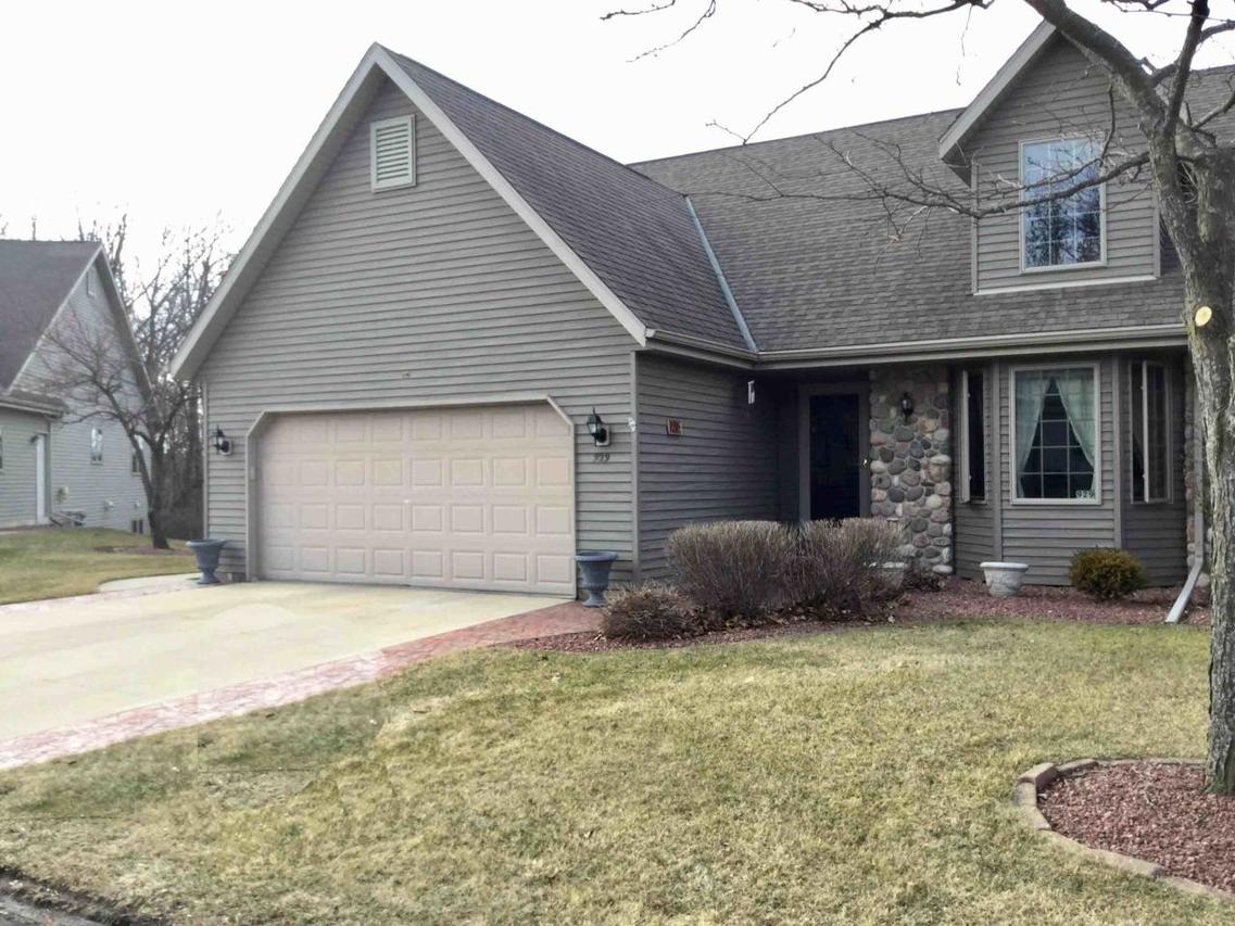 929 E Loos St, Hartford, WI 53027