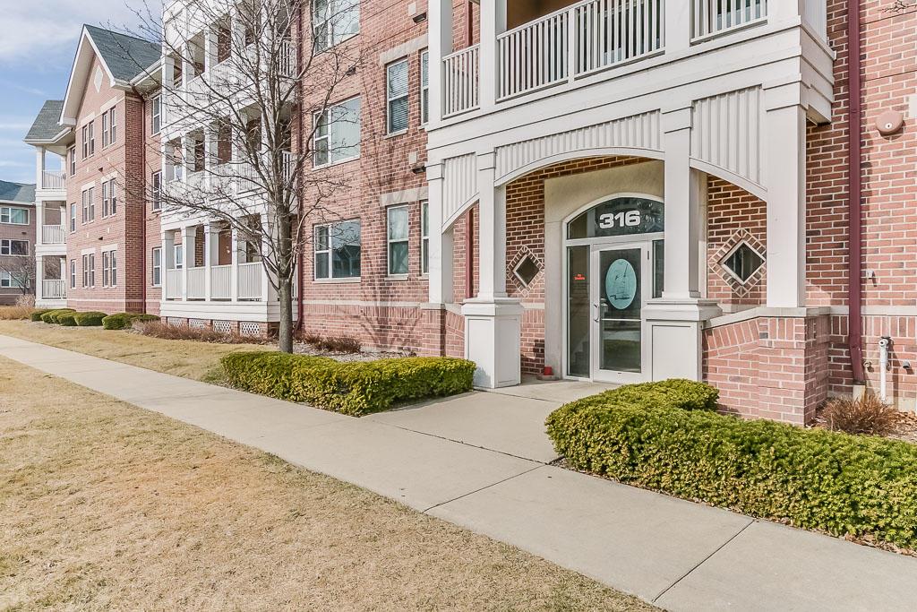 316 56th St #110, Kenosha, WI 53140