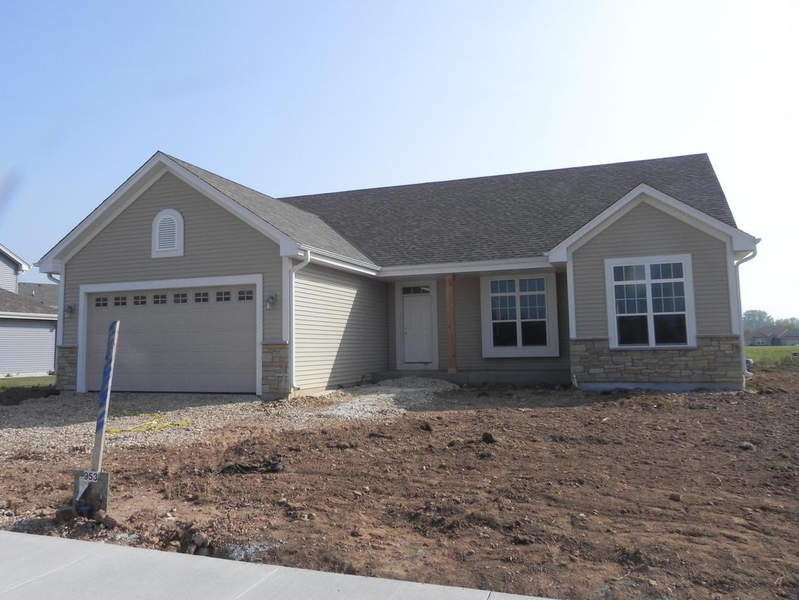 953 Goschey Dr, Belgium, WI 53004