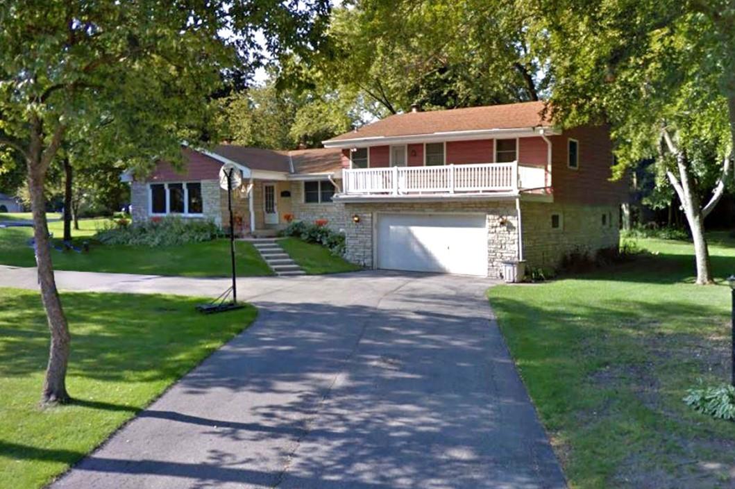 N115W20265 Woodland Dr, Germantown, WI 53022