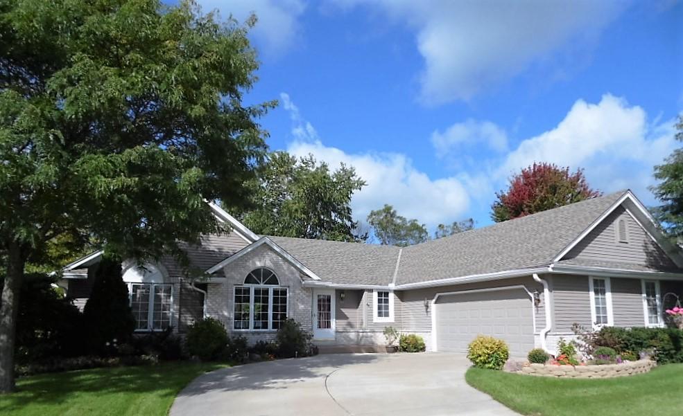 2400 Judith Ln, Waukesha, WI 53188