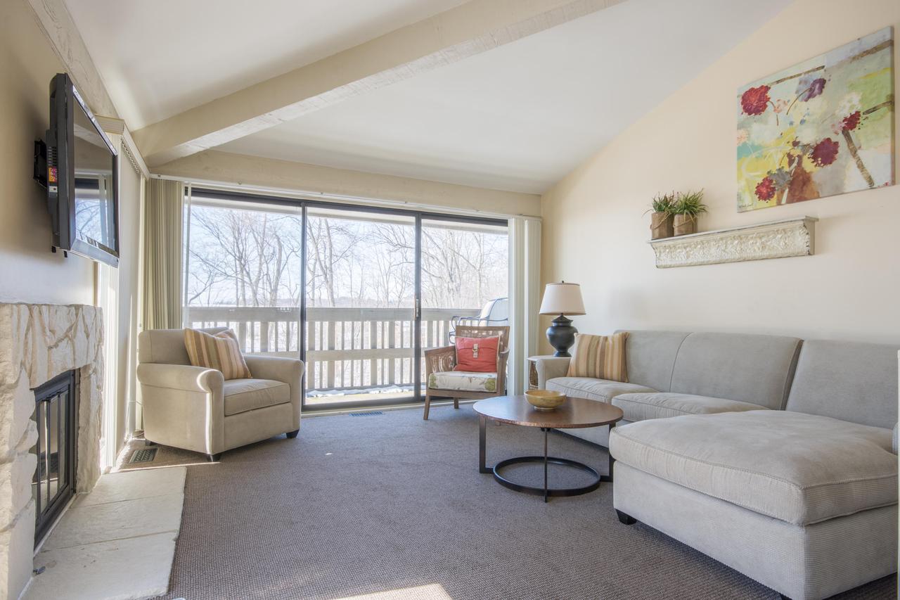 306 Deerpath - #1609D, Fontana, WI 53125