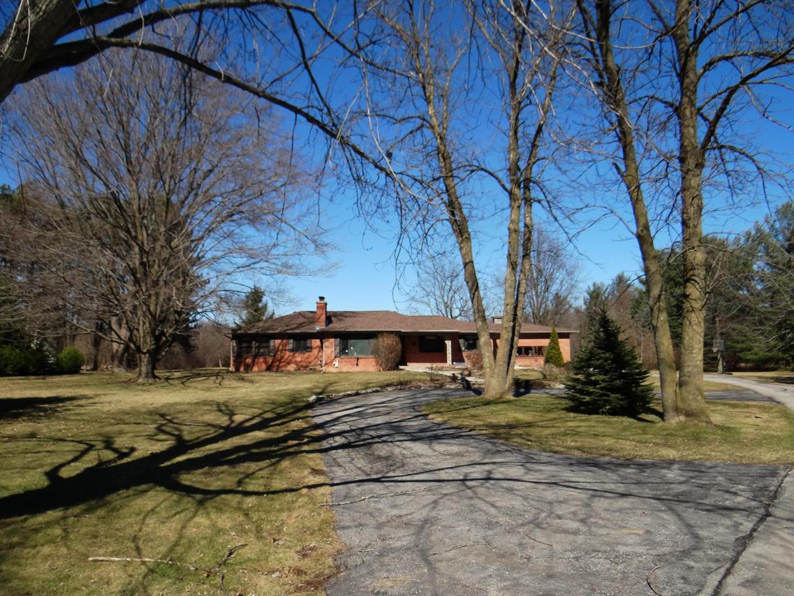 4326 5 Mile Rd, Caledonia, WI 53402