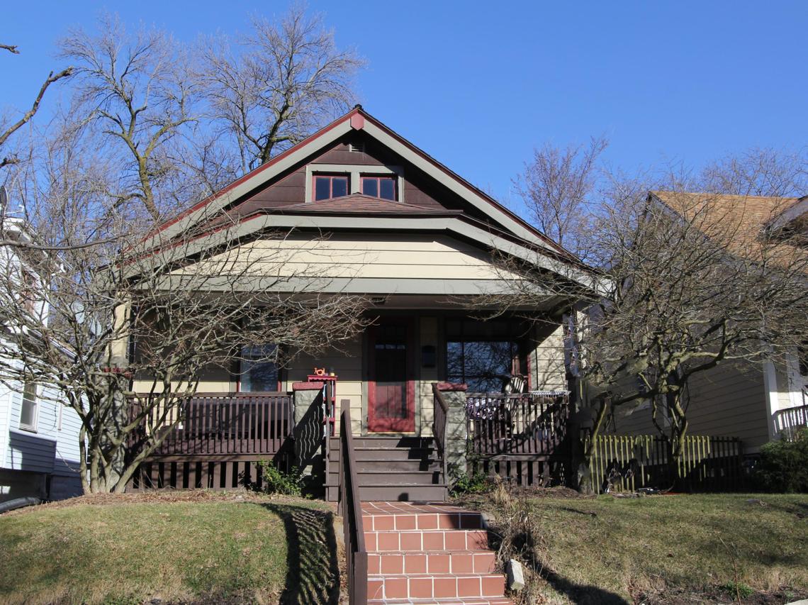 4304 N Murray Ave, Shorewood, WI 53211