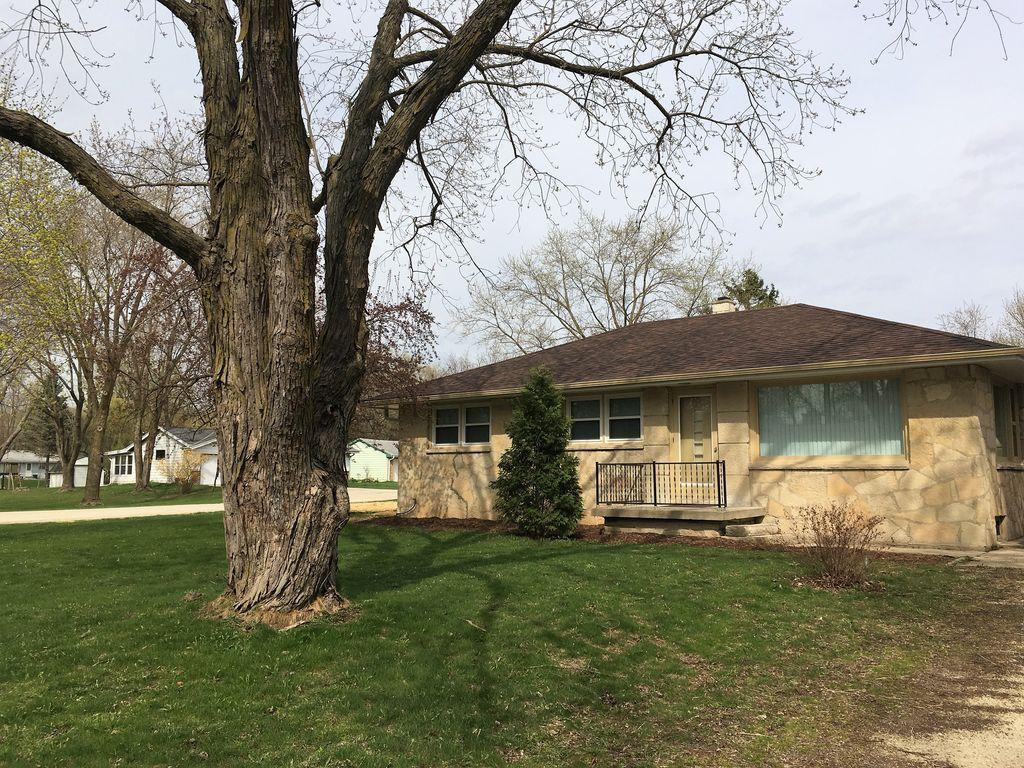 W238N5328 Parkview Dr., Lisbon, WI 53089