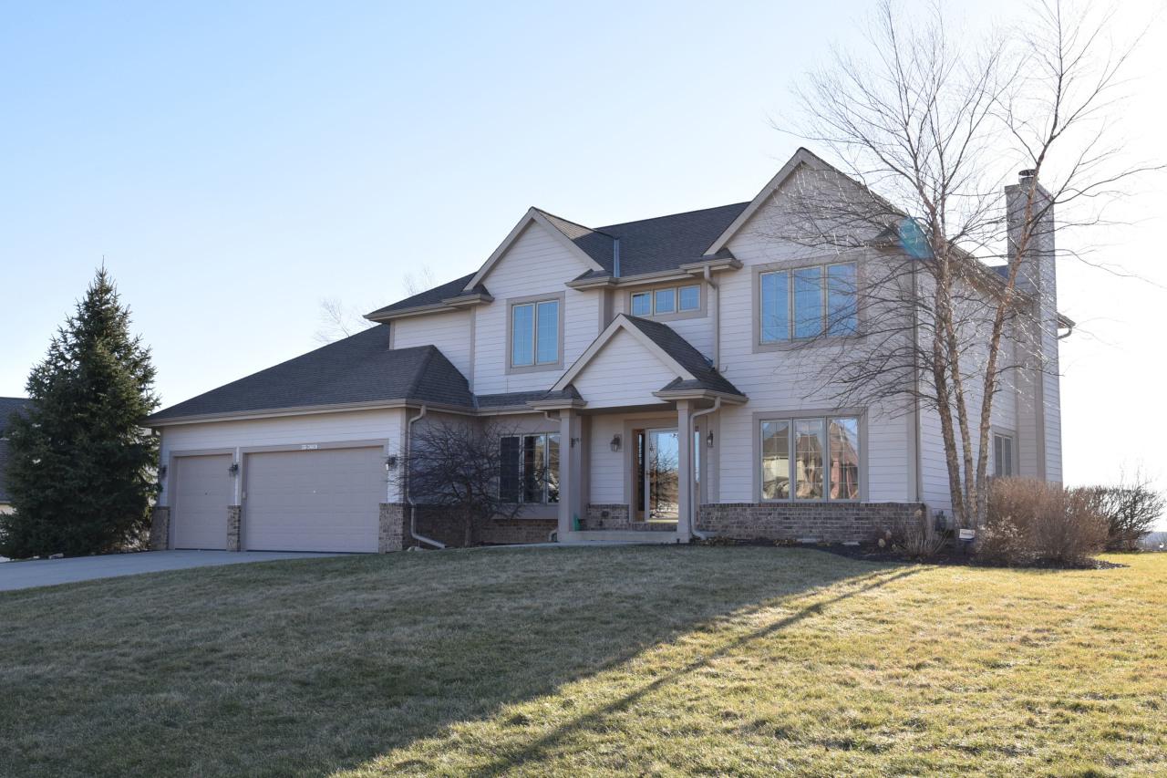 N73W23301 Fontaine Cir, Sussex, WI 53089