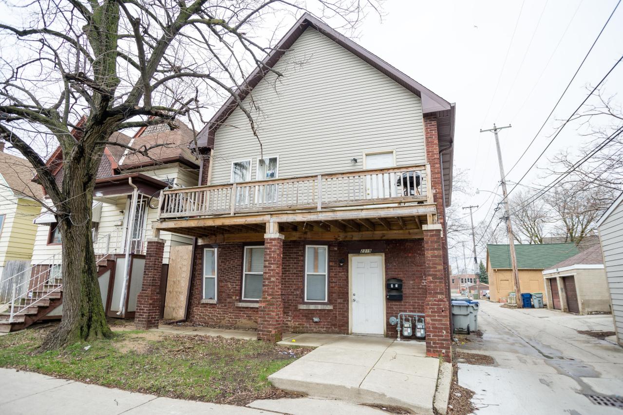 2319 S 16th St., Milwaukee, WI 53215