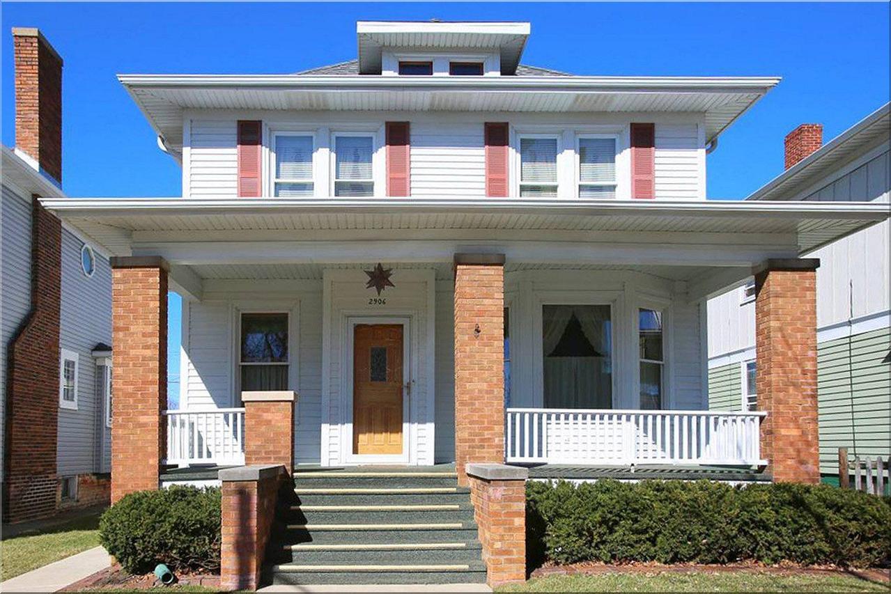 2906 Wright Ave, Racine, WI 53405