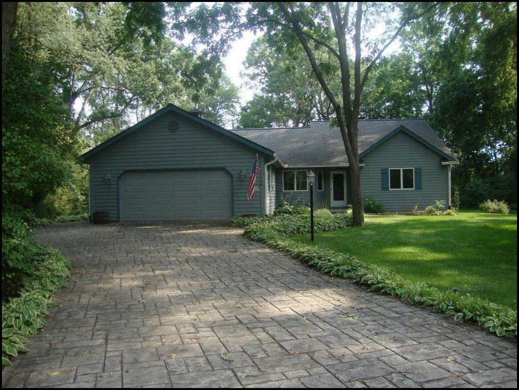N70W26457 Thousand Oaks Dr, Lisbon, WI 53089
