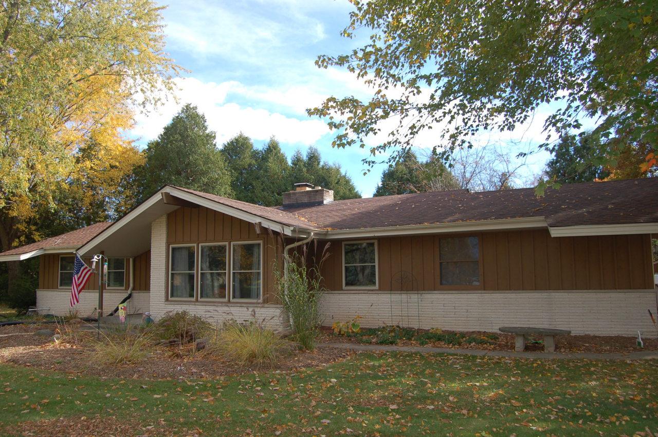 W226N8100 Longview Dr, Lisbon, WI 53089