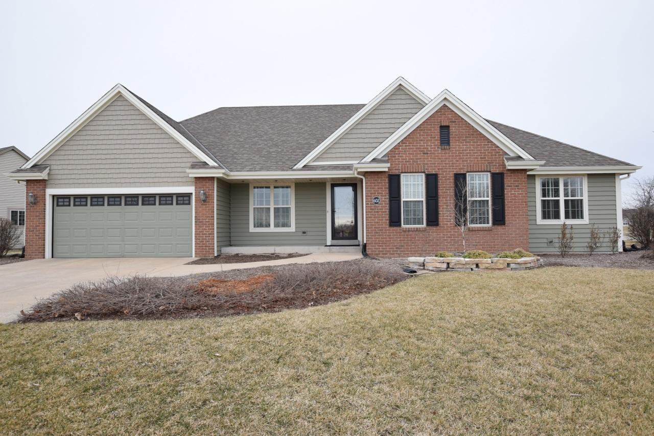 602 Stoecker Farm Ave., Mukwonago, WI 53149