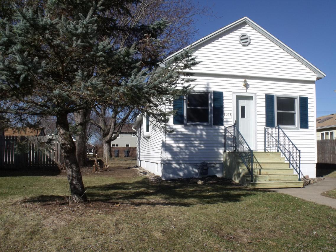 1016 26th St, La Crosse, WI 54601