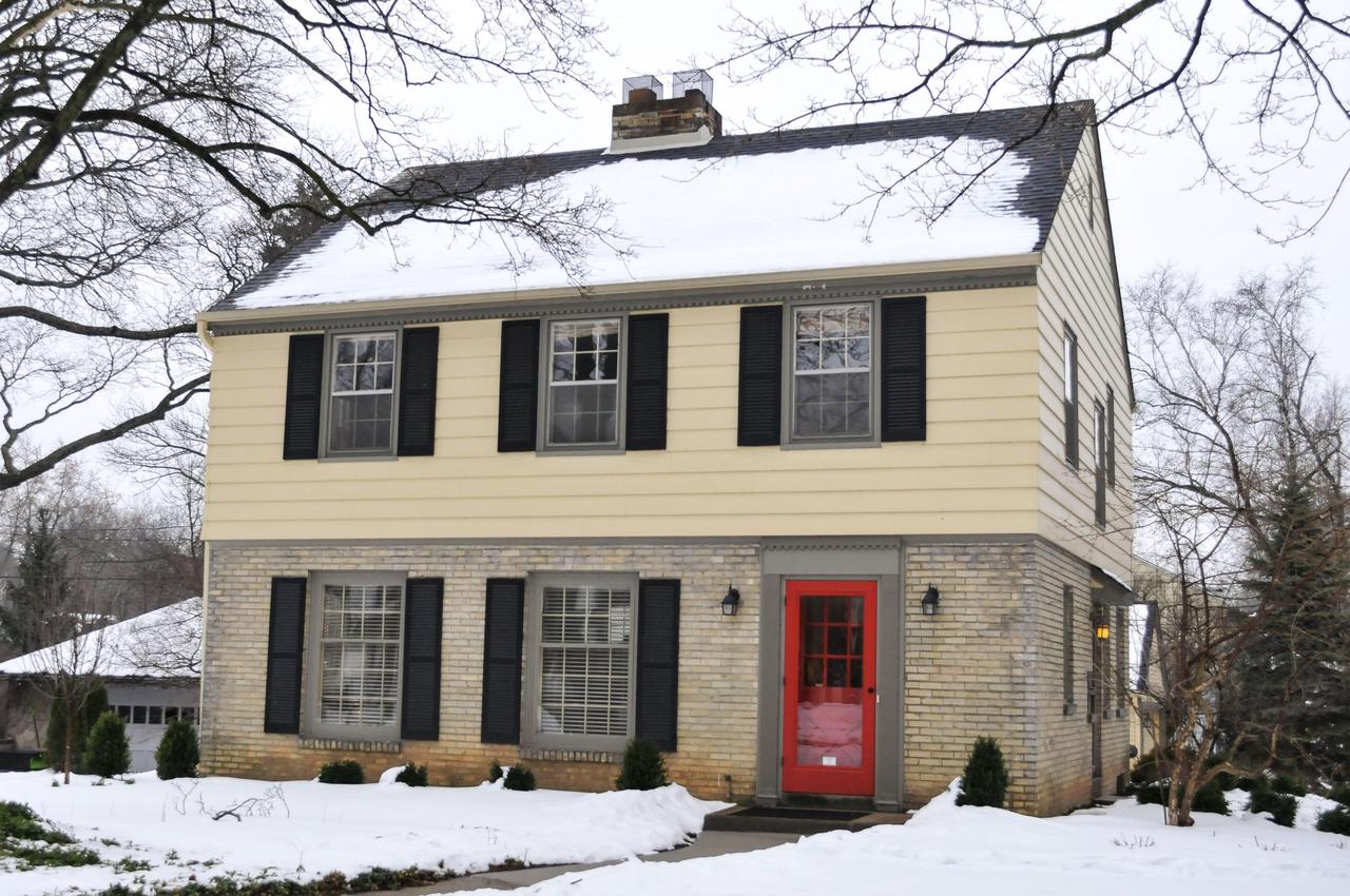 305 E Willow Rd, Fox Point, WI 53217