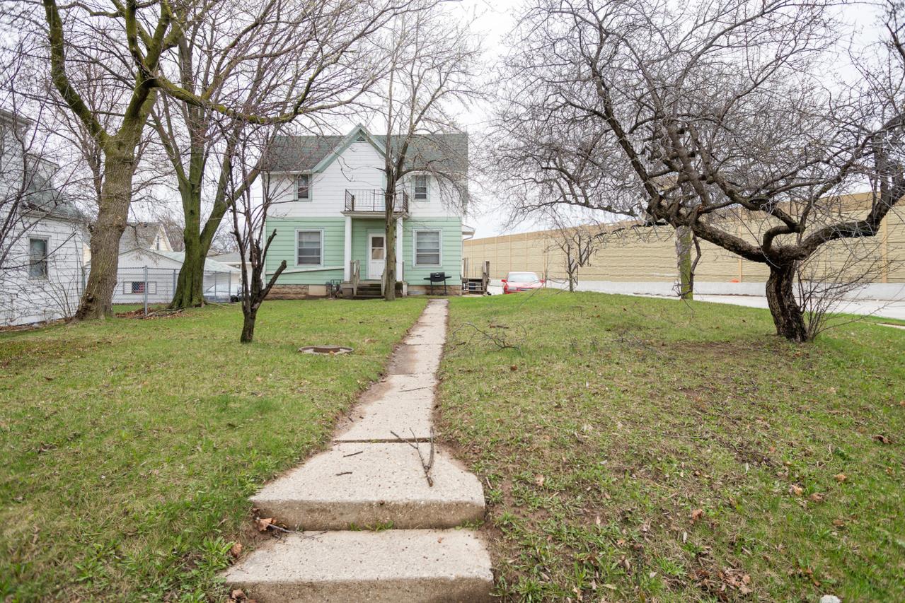 316 S 76th St., Milwaukee, WI 53214
