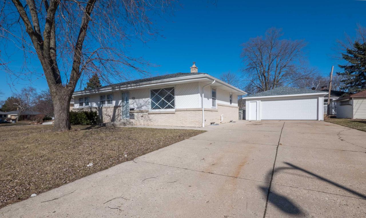 6660 N 83rd St, Milwaukee, WI 53223