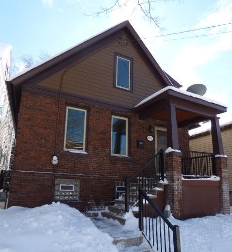 1562 N Warren Ave, Milwaukee, WI 53202