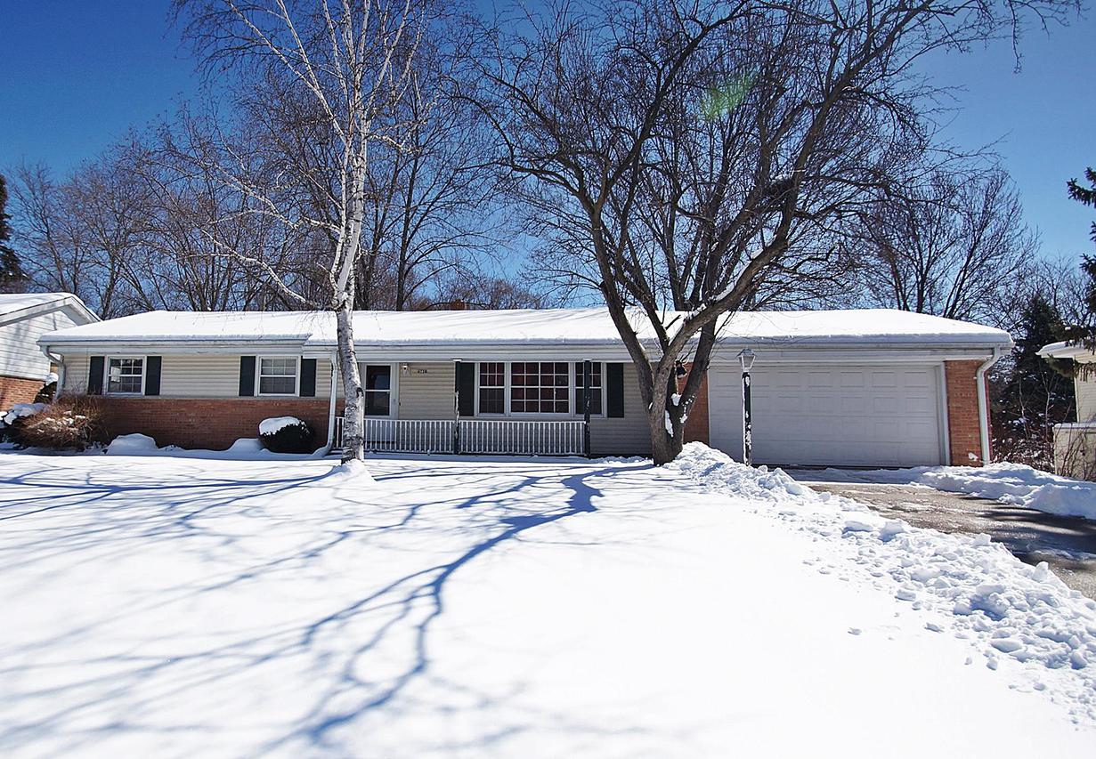 4738 N 108th St., Wauwatosa, WI 53225