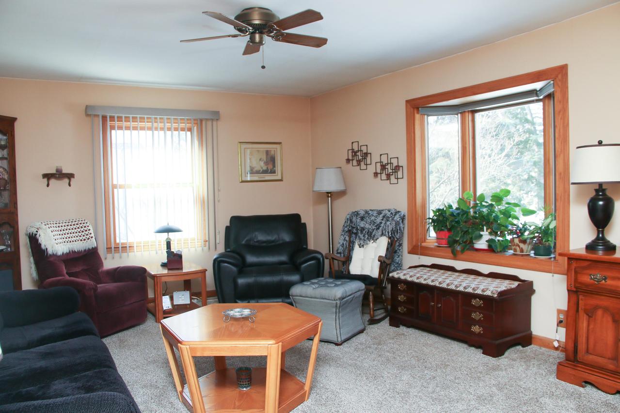 W140N8534 Lilly Rd, Menomonee Falls, WI 53051