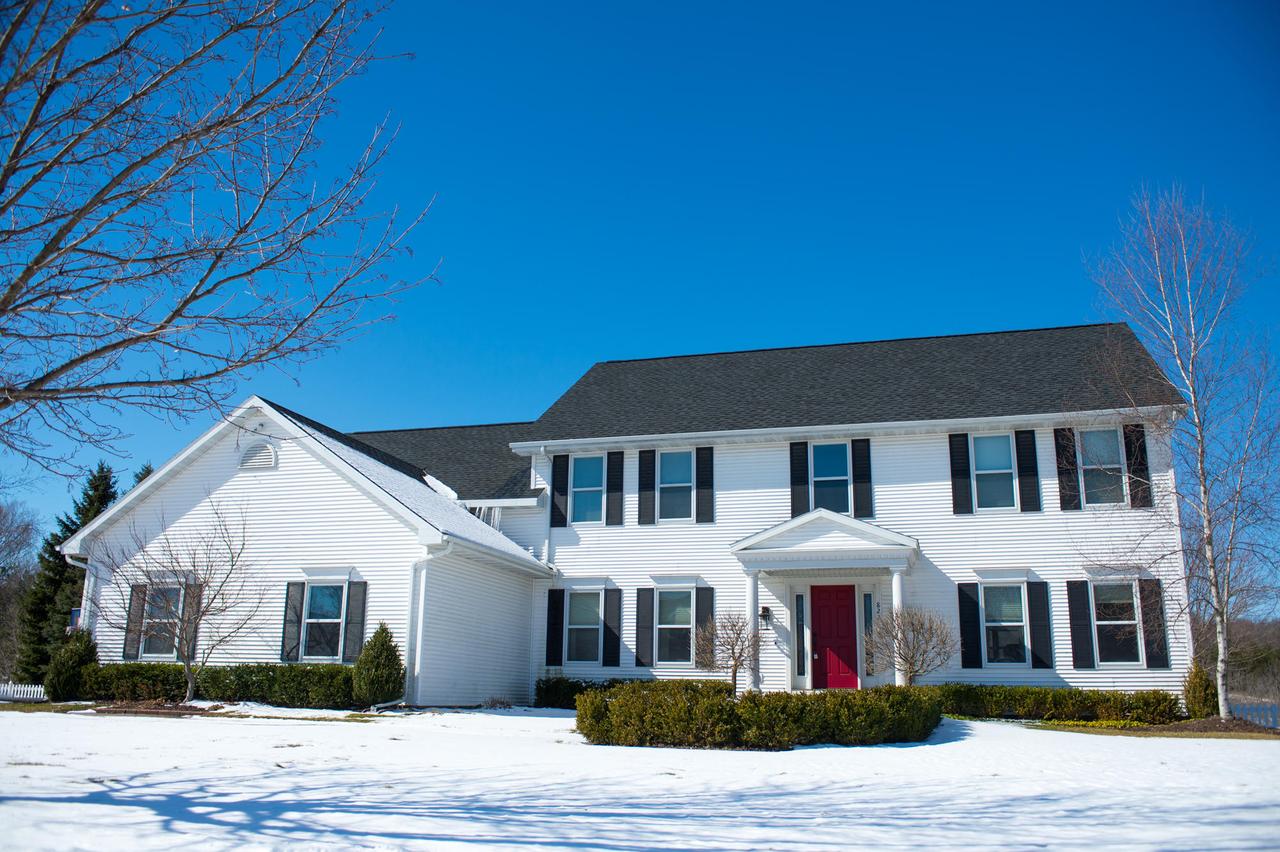 822 S Hills Dr, Plymouth, WI 53073